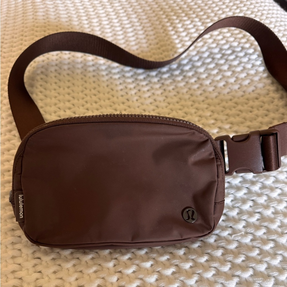 Lululemon Everywhere Belt Bag